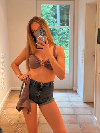 Lea katharina maria  page leaked private photo uncensored HD quality