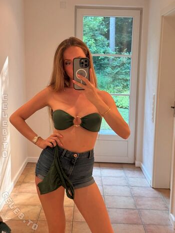 Lea katharina maria  page leaked private photo uncensored HD quality