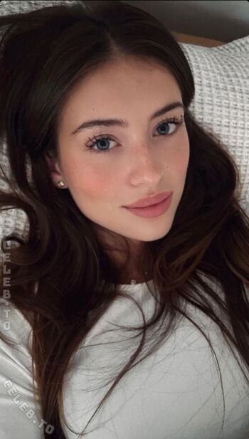 Lea meniel page leaked private photo uncensored HD quality