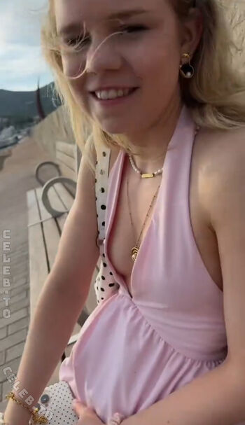 Lea peach  page leaked private photo uncensored HD quality