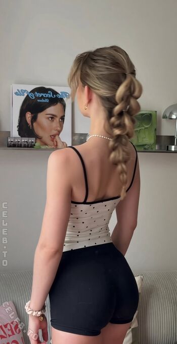 Lea peach  page leaked private photo uncensored HD quality