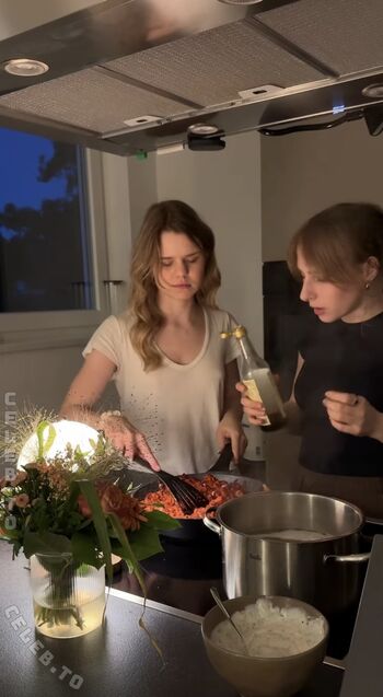 Lea peach leaked private photo uncensored HD quality