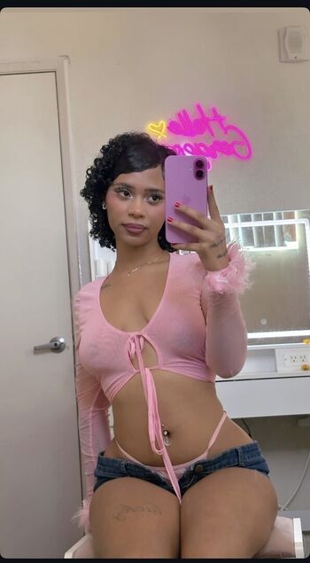 Lianavaa leaked private photo uncensored HD quality