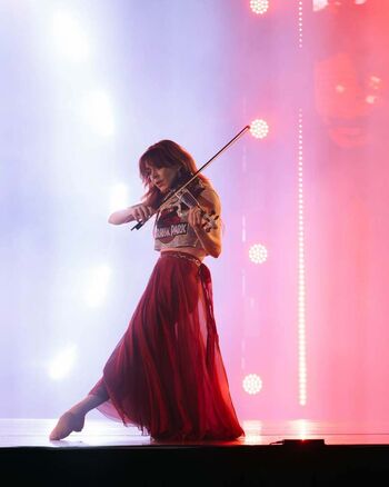 Lindsey stirling  page leaked private photo uncensored HD quality