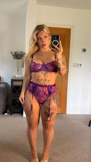 Littlemissbunda  page leaked private photo uncensored HD quality