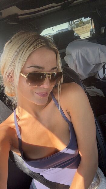 Livvy dunne  page leaked private photo uncensored HD quality