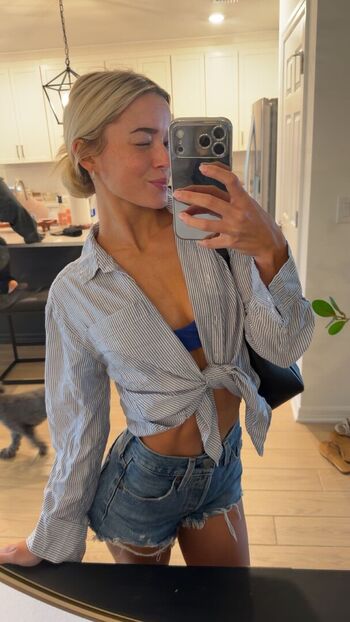 Livvy dunne  page leaked private photo uncensored HD quality