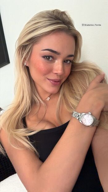 Livvy dunne  page leaked private photo uncensored HD quality