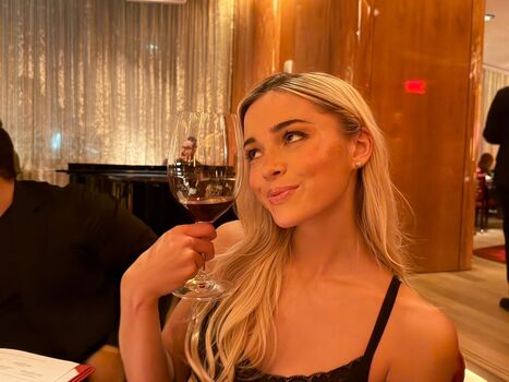 Livvy dunne  page leaked private photo uncensored HD quality