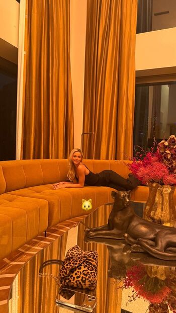 Livvy dunne  page leaked private photo uncensored HD quality