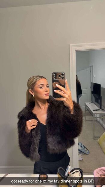 Livvy dunne  page leaked private photo uncensored HD quality