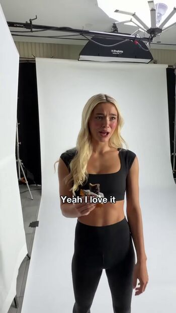 Livvy dunne  page leaked private photo uncensored HD quality