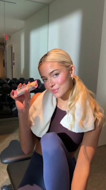 Livvy dunne  page leaked private photo uncensored HD quality