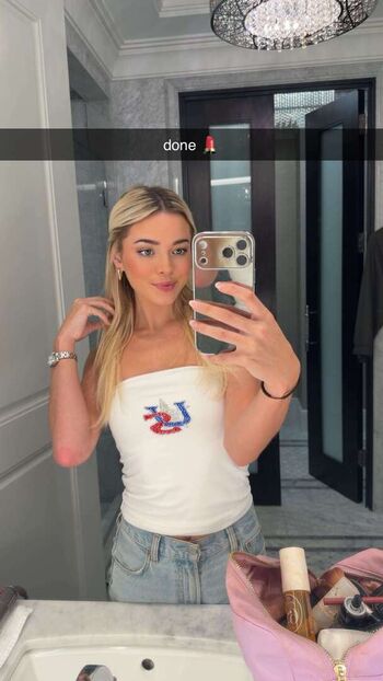 Livvy dunne  page leaked private photo uncensored HD quality