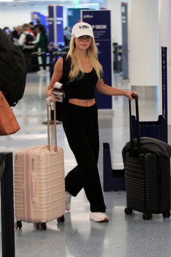 Livvy dunne  page leaked private photo uncensored HD quality