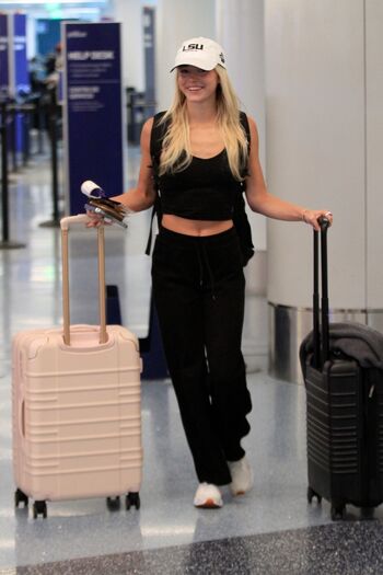 Livvy dunne  page leaked private photo uncensored HD quality