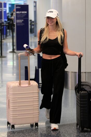 Livvy dunne  page leaked private photo uncensored HD quality