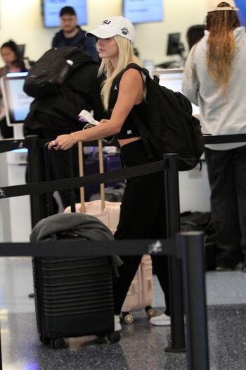 Livvy dunne  page leaked private photo uncensored HD quality