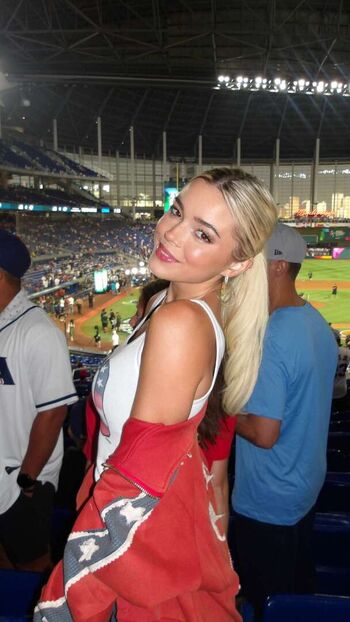 Livvy dunne  page leaked private photo uncensored HD quality