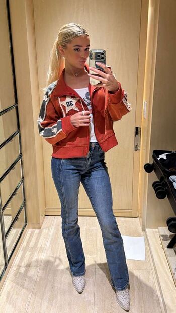 Livvy dunne  page leaked private photo uncensored HD quality