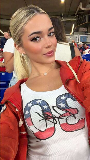 Livvy dunne  page leaked private photo uncensored HD quality