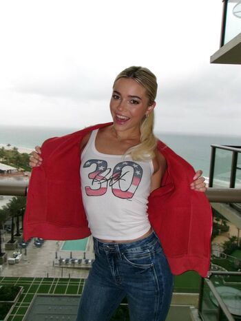 Livvy dunne  page leaked private photo uncensored HD quality