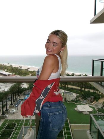 Livvy dunne  page leaked private photo uncensored HD quality