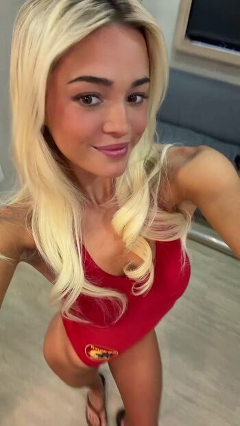 Livvy dunne  page leaked private photo uncensored HD quality