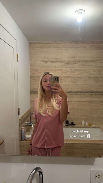 Livvy dunne  page leaked private photo uncensored HD quality