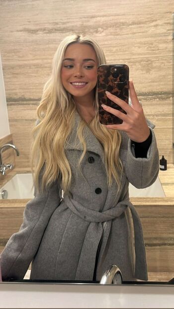 Livvy dunne  page leaked private photo uncensored HD quality