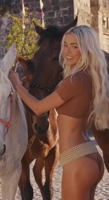 Livvy dunne  page leaked private photo uncensored HD quality