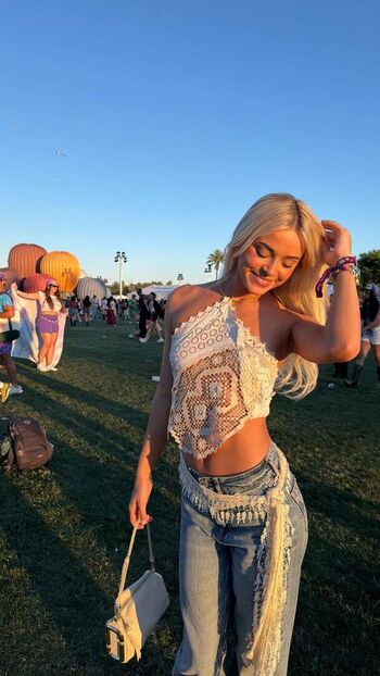 Livvy dunne  page leaked private photo uncensored HD quality