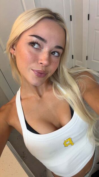 Livvy dunne  page leaked private photo uncensored HD quality