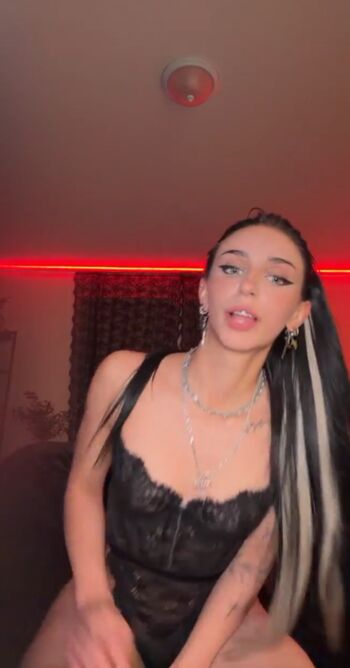 Liza lowe leaked private photo uncensored HD quality