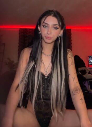 Liza lowe leaked private photo uncensored HD quality