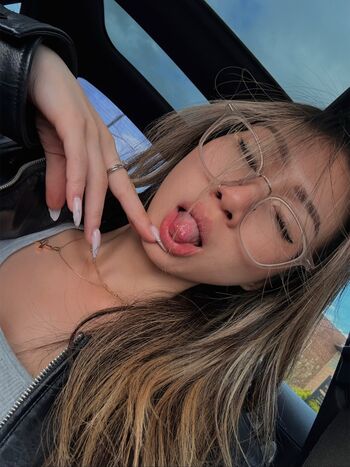 Lluvfifii leaked private photo uncensored HD quality