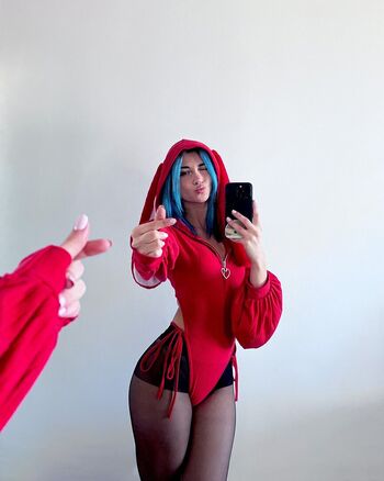 Lucrelisa  page leaked private photo uncensored HD quality