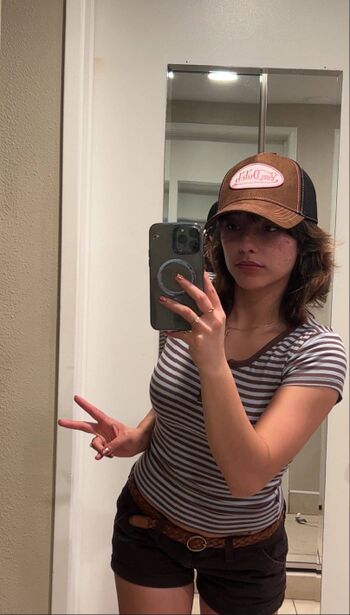 Lyssalevin leaked private photo uncensored HD quality