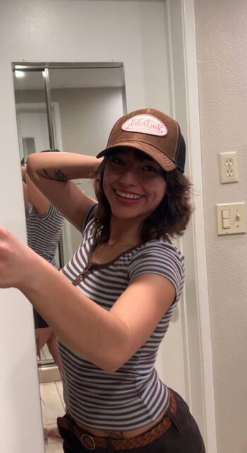 Lyssalevin leaked private photo uncensored HD quality