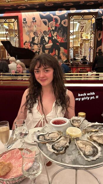 Maisie williams leaked private photo uncensored HD quality