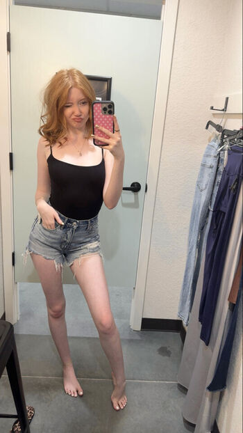 Makenna kelly  page leaked private photo uncensored HD quality