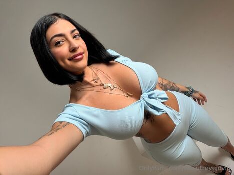 Malu trevejo  page leaked private photo uncensored HD quality