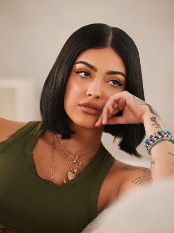 Malu trevejo  page leaked private photo uncensored HD quality