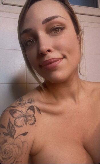 Manon le papillon leaked private photo uncensored HD quality
