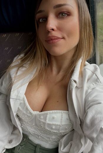 Manon le papillon leaked private photo uncensored HD quality