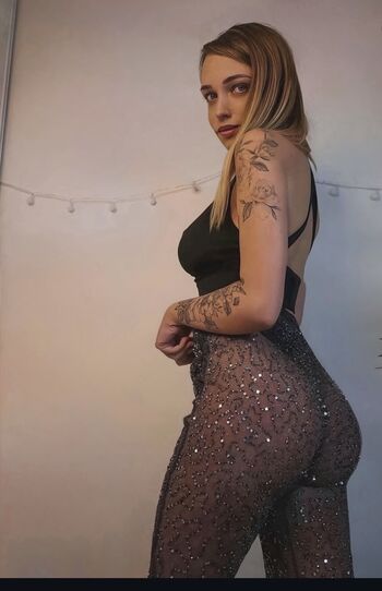 Manon le papillon leaked private photo uncensored HD quality