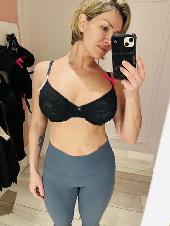 Mature women page leaked private photo uncensored HD quality