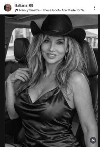 Mature women page leaked private photo uncensored HD quality