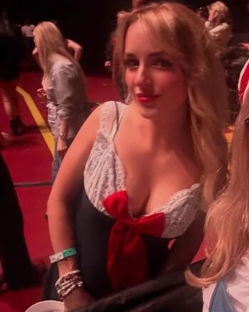 Mckenna grace  page leaked private photo uncensored HD quality