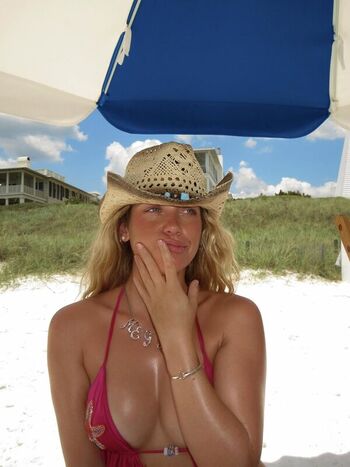 Megan moroney leaked private photo uncensored HD quality